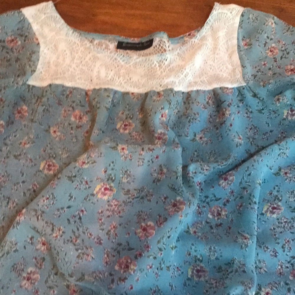 Savannah Rae Blouse - Picture 2 of 2